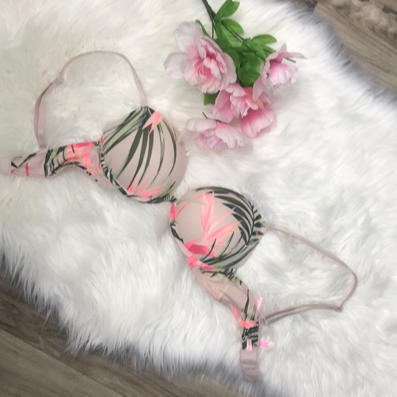 PINK Victoria’s Secret Size 32C Push-Up Bra